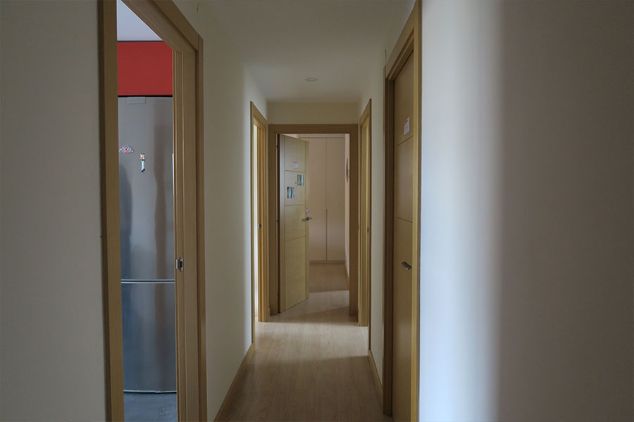 Pasillo piso de cohousing.